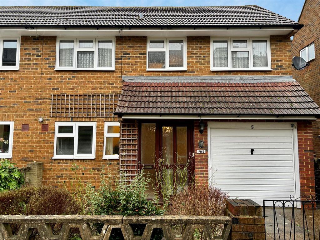 2 bed semidetached house for sale in Norfolk Close, BexhillOnSea