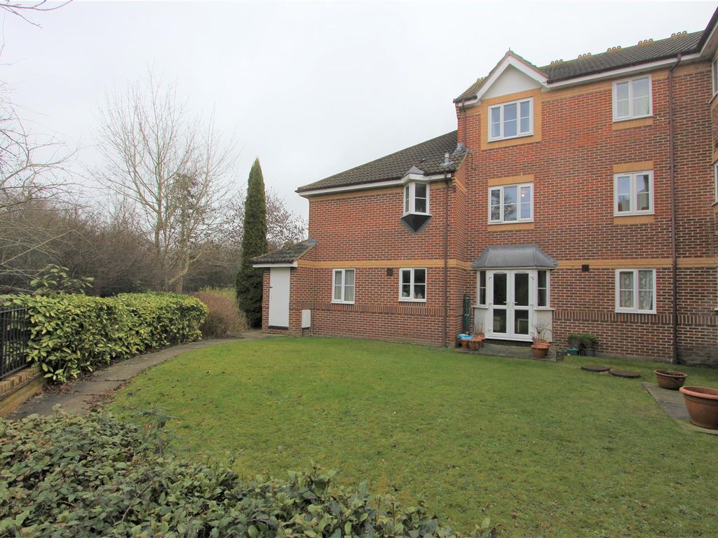 1 bed flat for sale in Middle Furlong, Didcot OX11 Zoopla