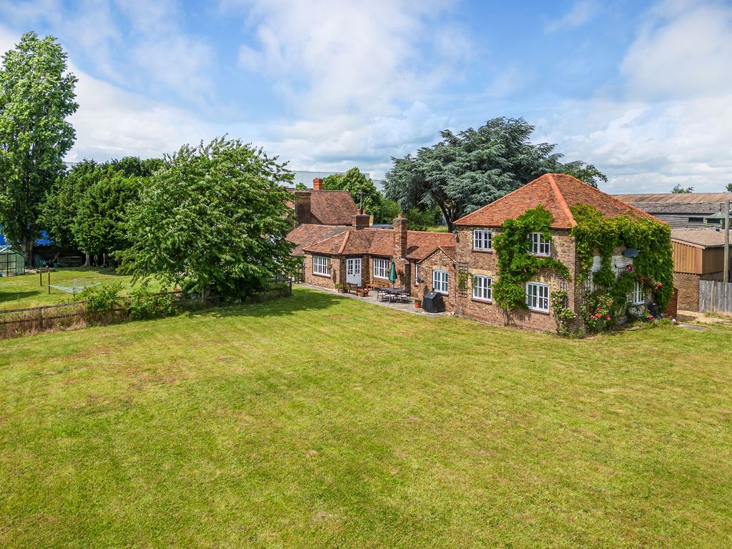 3 bed linkdetached house for sale in Sutton Lane, Langley SL3 Zoopla