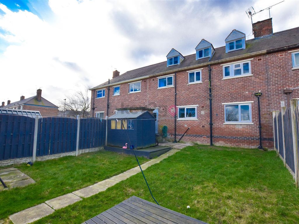 4 bed terraced house for sale in Lister Avenue, Sheffield S12, £210,000 Zoopla