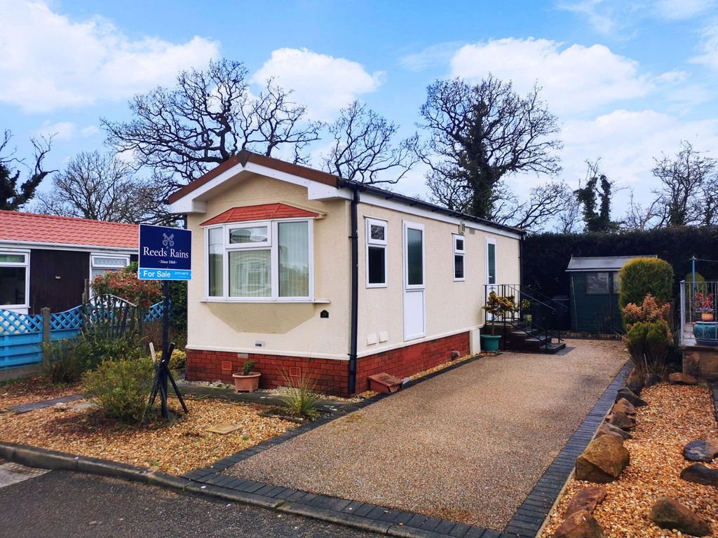 1 bed mobile/park home for sale in Oaktree Avenue, Cuerden Residential