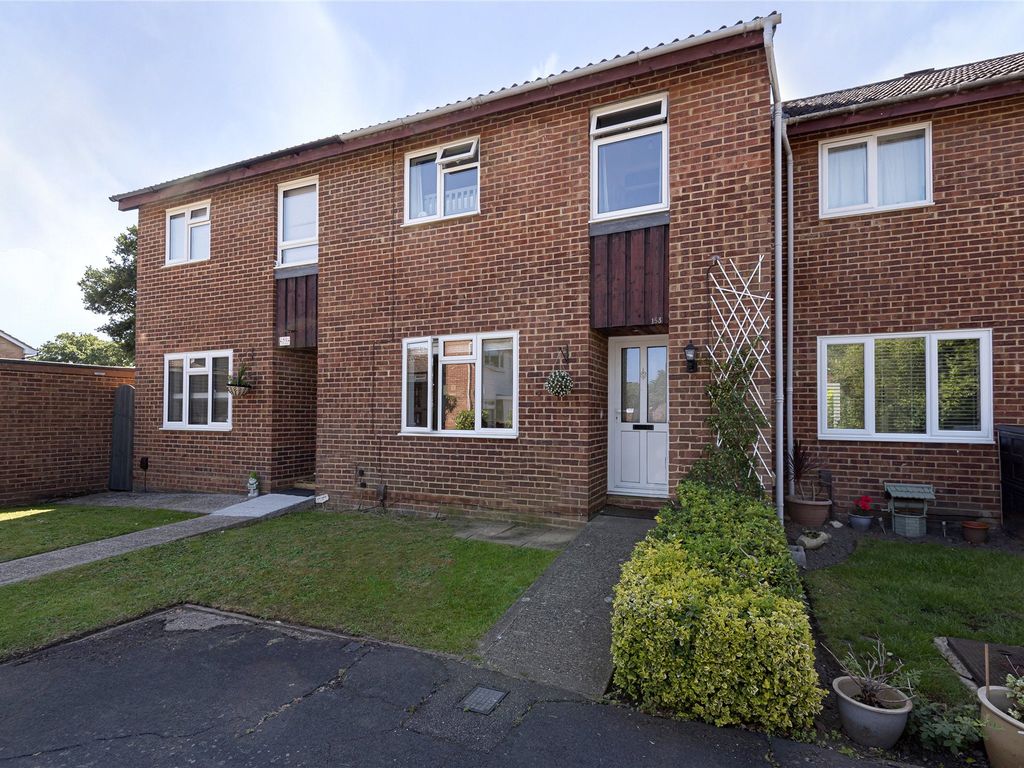 3 bed terraced house for sale in Knightswood, Woking GU21 Zoopla
