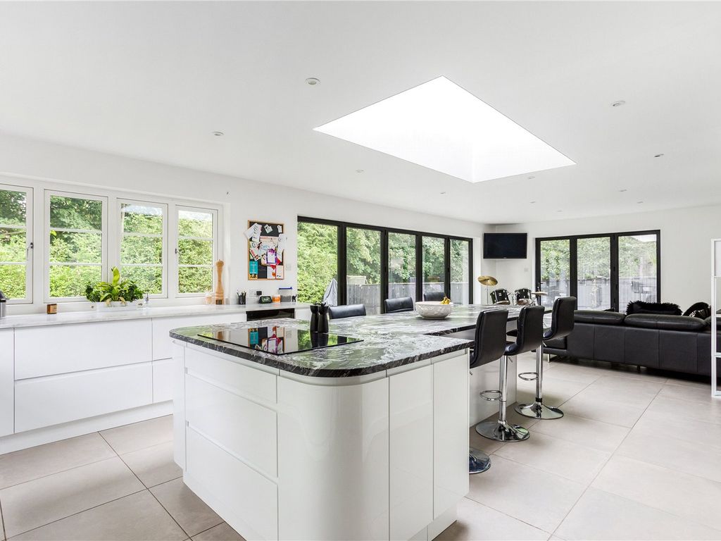 5 bed detached house for sale in Avenue Road, Fleet GU51, £1,500,000 Zoopla
