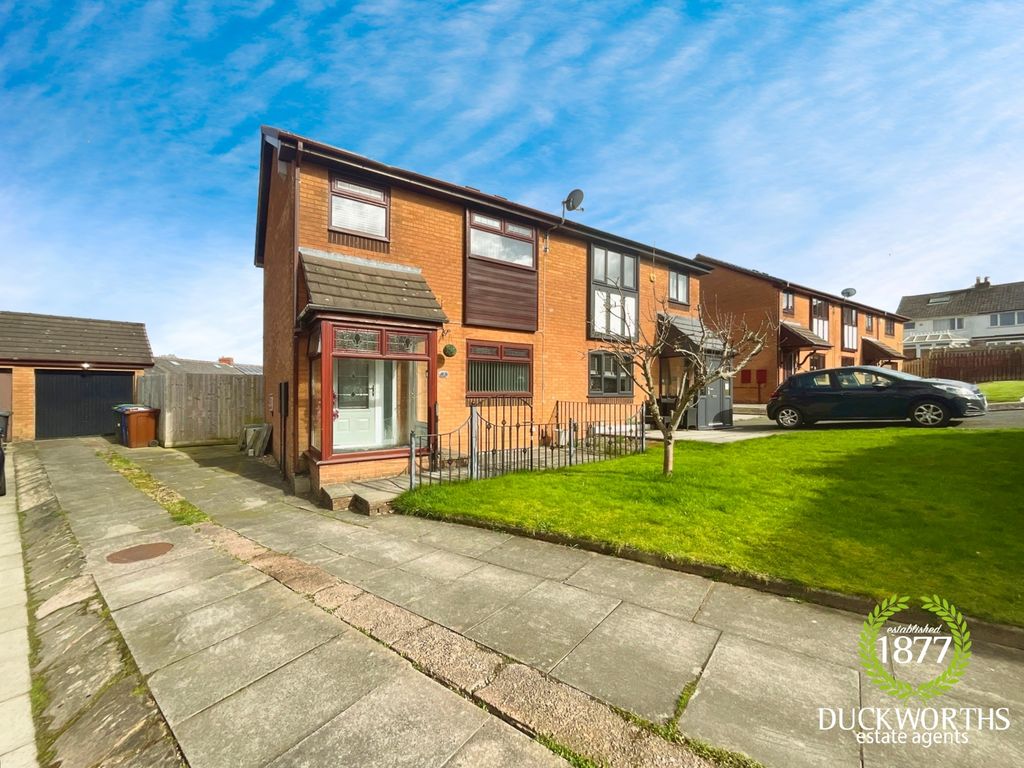 3 bed semidetached house for sale in Saxon Close, Oswaldtwistle BB5, £