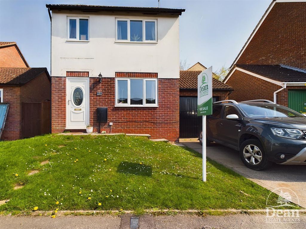3 bed detached house for sale in West View, Cinderford GL14 Zoopla