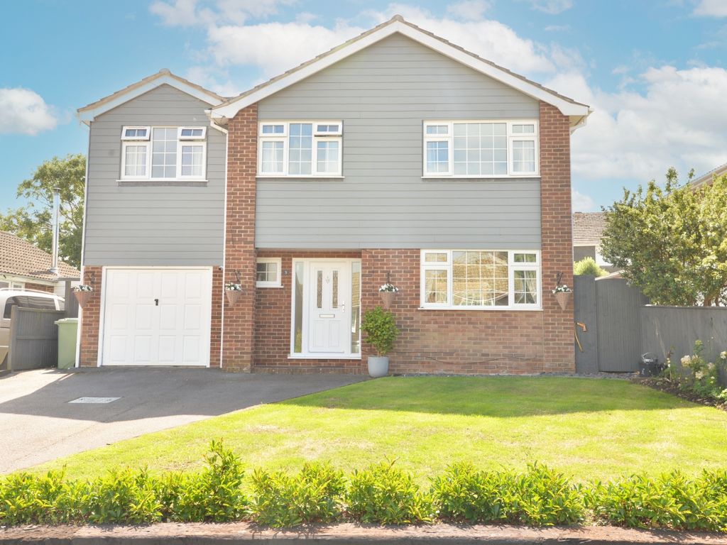 4 bed detached house for sale in Lynric Close, Barton On Sea, New