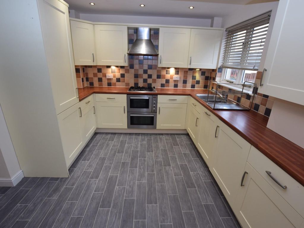 4 bed terraced house to rent in Victoria Mews, Earby, Barnoldswick BB18