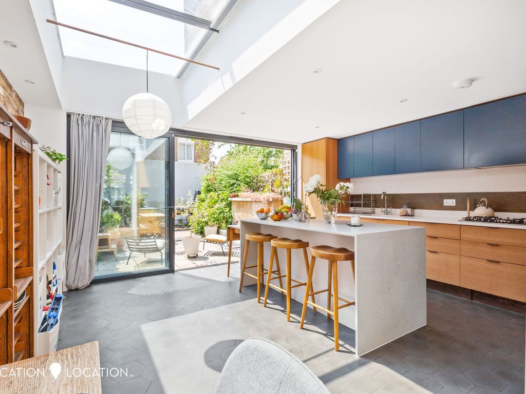 5 bed terraced house for sale in Brighton Road, London N16 Zoopla