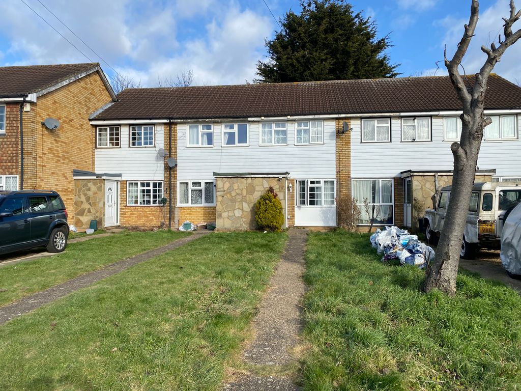 2 bed terraced house for sale in Cleave Avenue, Hayes UB3 Zoopla