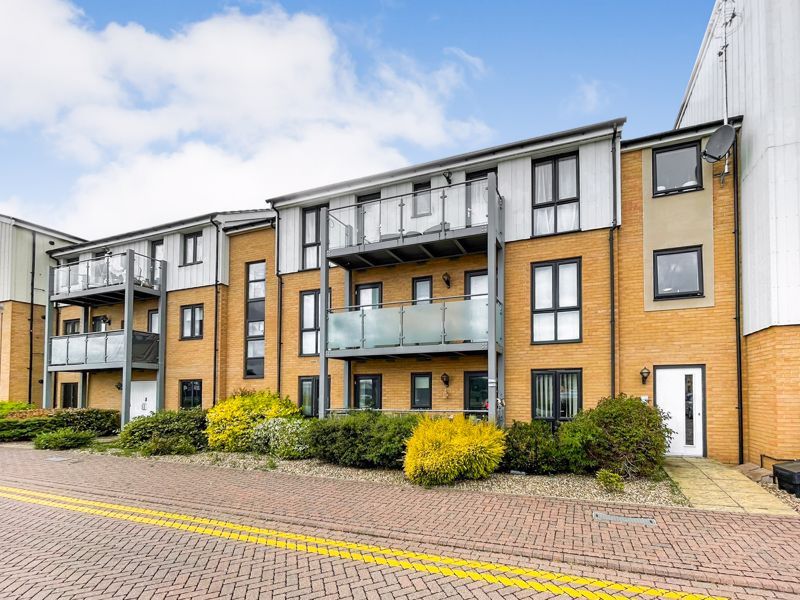 2 bed flat for sale in Fairlane Drive, South Ockendon RM15 Zoopla