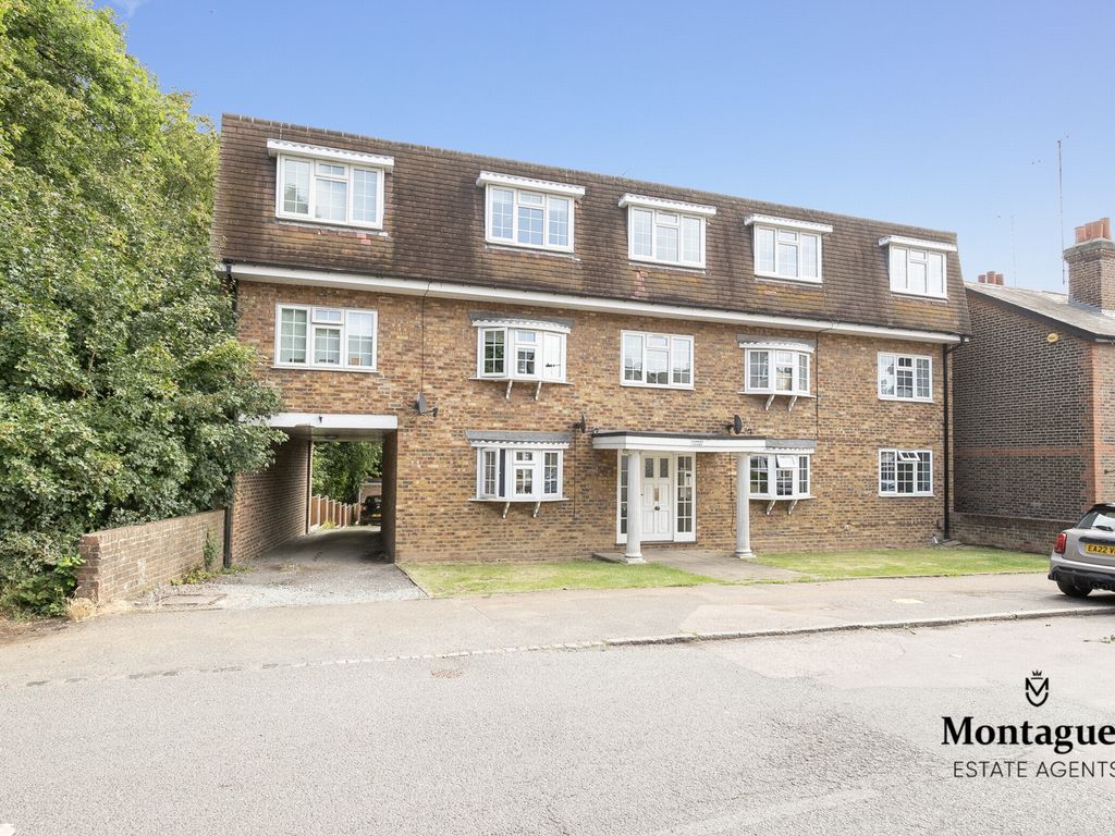 2 bed flat for sale in Forest Road, Loughton IG10 Zoopla