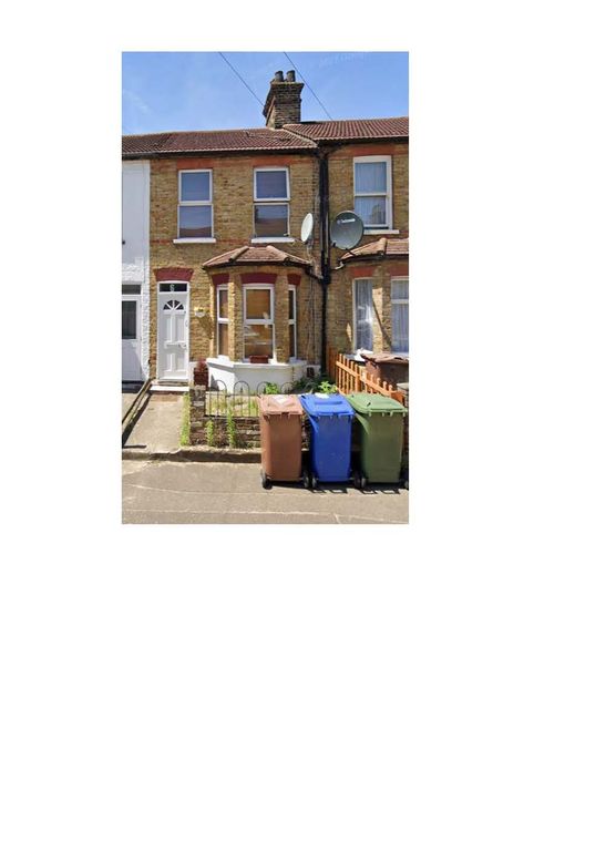 2 bed flat to rent in Foxton Road, Grays RM17, £1,500 pcm Zoopla