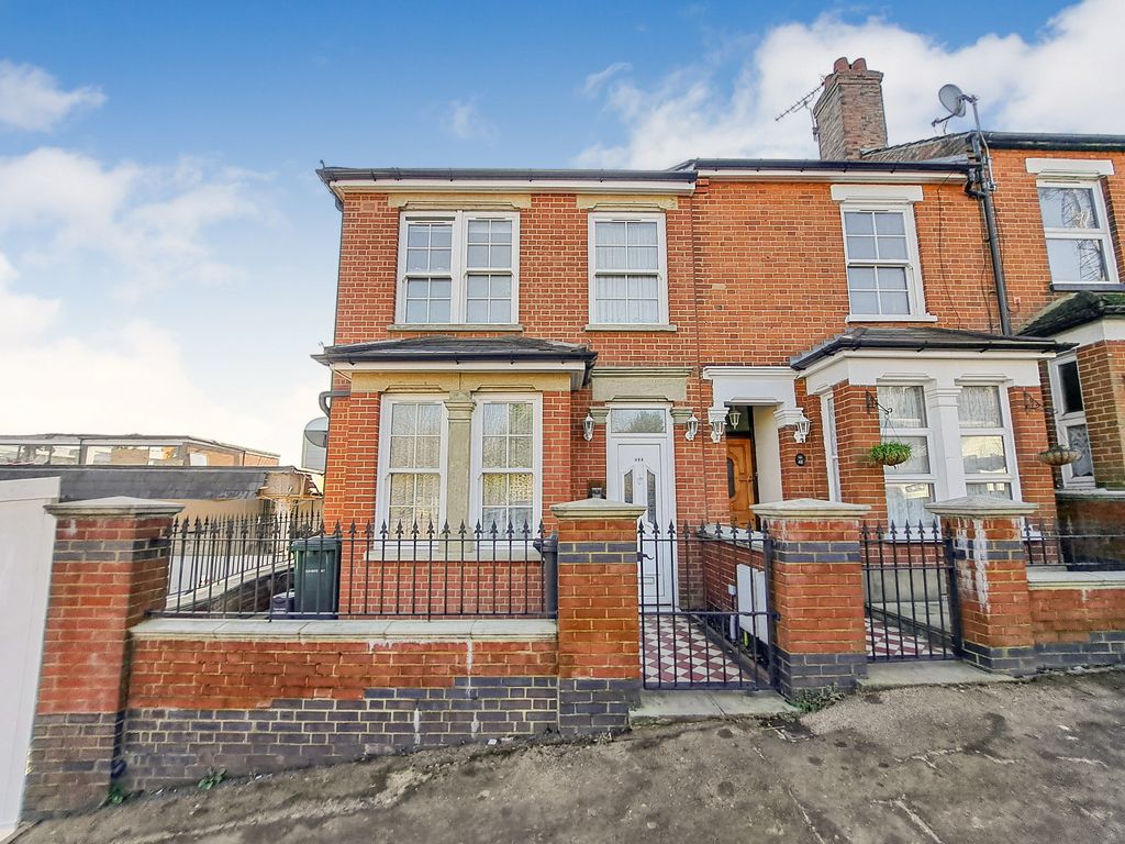 4 bed terraced house for sale in Moxon Street, EN5 Zoopla