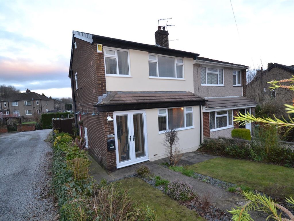 3 bed semidetached house for sale in Cleckheaton Road, Oakenshaw