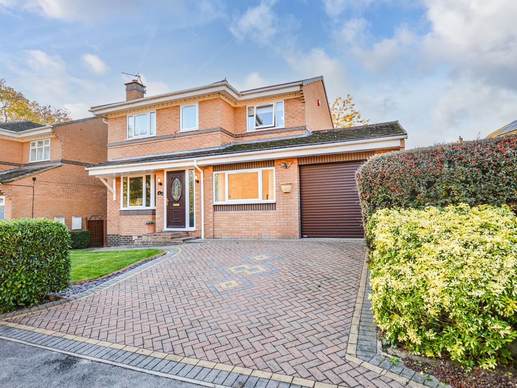 4 bed detached house for sale in Connaught Fold, Bradley, Huddersfield