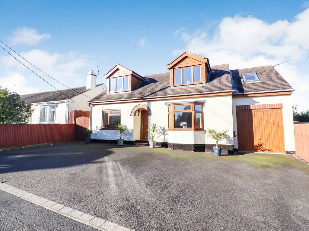 3 bed detached bungalow for sale in Charnwood Drive, Markfield