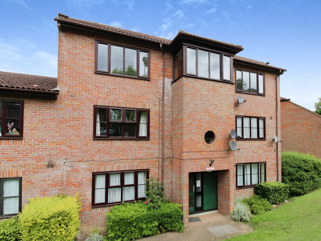 1 bed flat to rent in Stoney Grove, Chesham HP5, £1,000 pcm Zoopla