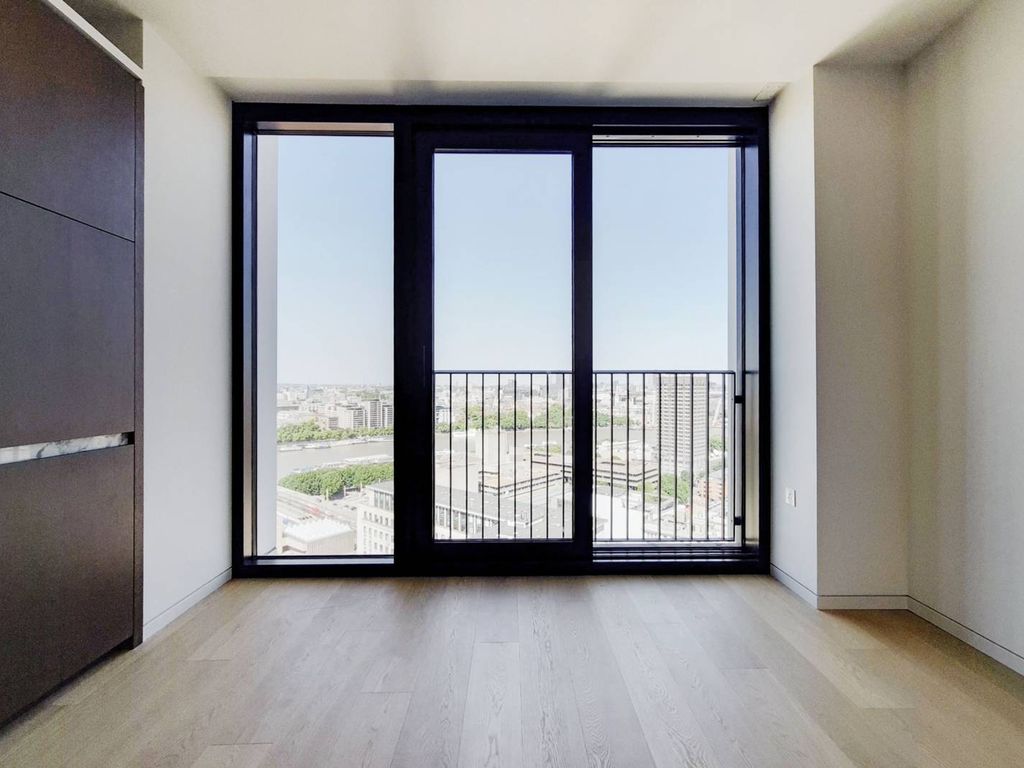 Southbank Place, Southwark, London SE1  