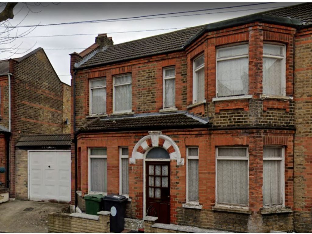 7 bed terraced house for sale in Development Opportunity 2 x3 Terrace