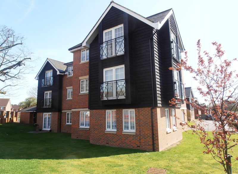 2 bed flat to rent in Kingston Road, Ewell, Epsom KT17 Zoopla