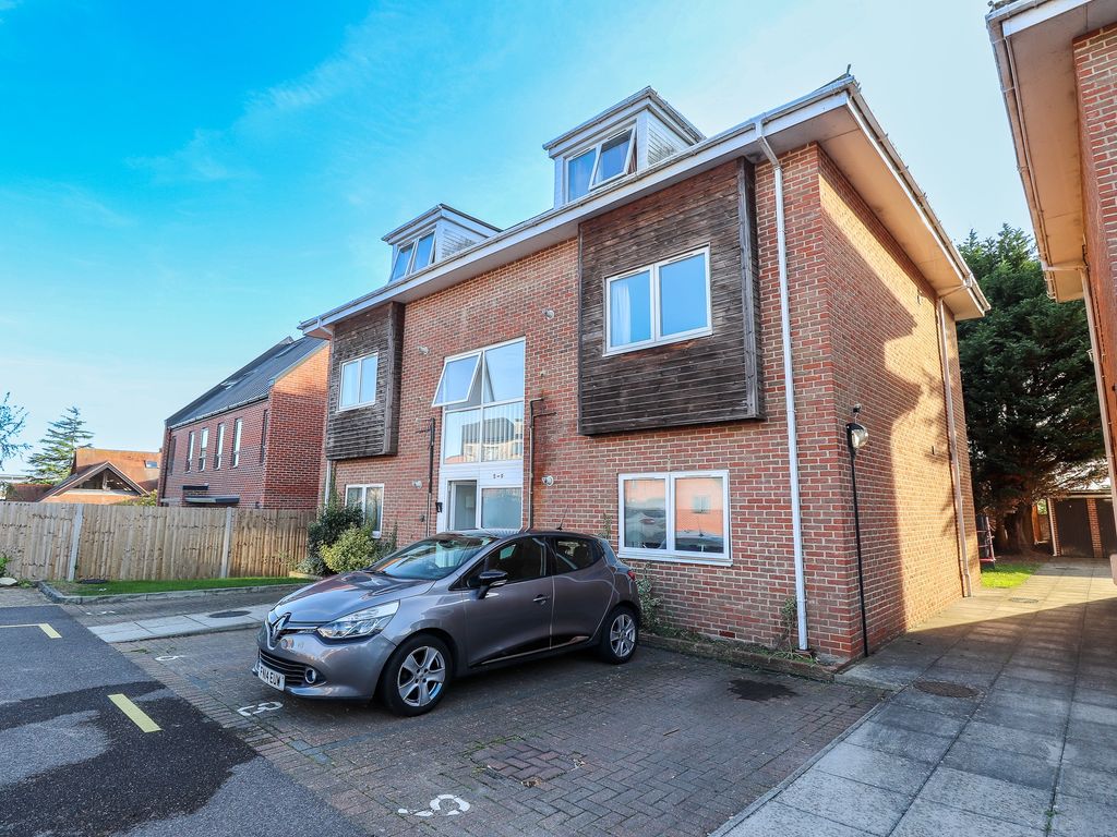 2 bed flat for sale in Burt Close, Fareham PO15 Zoopla