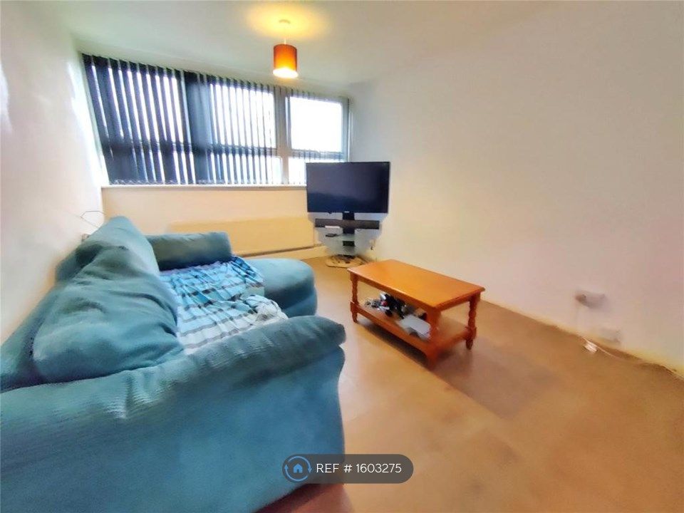 2 bed flat to rent in Heywood House, Oldham OL8 Zoopla