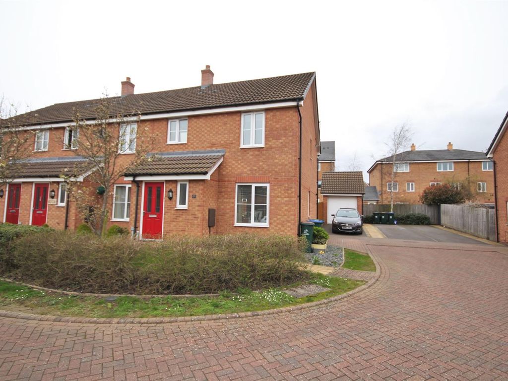 3 bed semidetached house to rent in Fusiliers Close, Coventry CV3, £