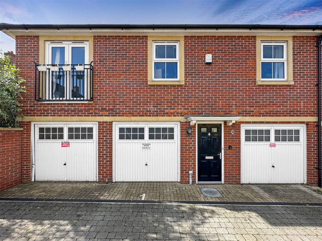 2 bed end terrace house for sale in St. James Gardens, Trowbridge BA14