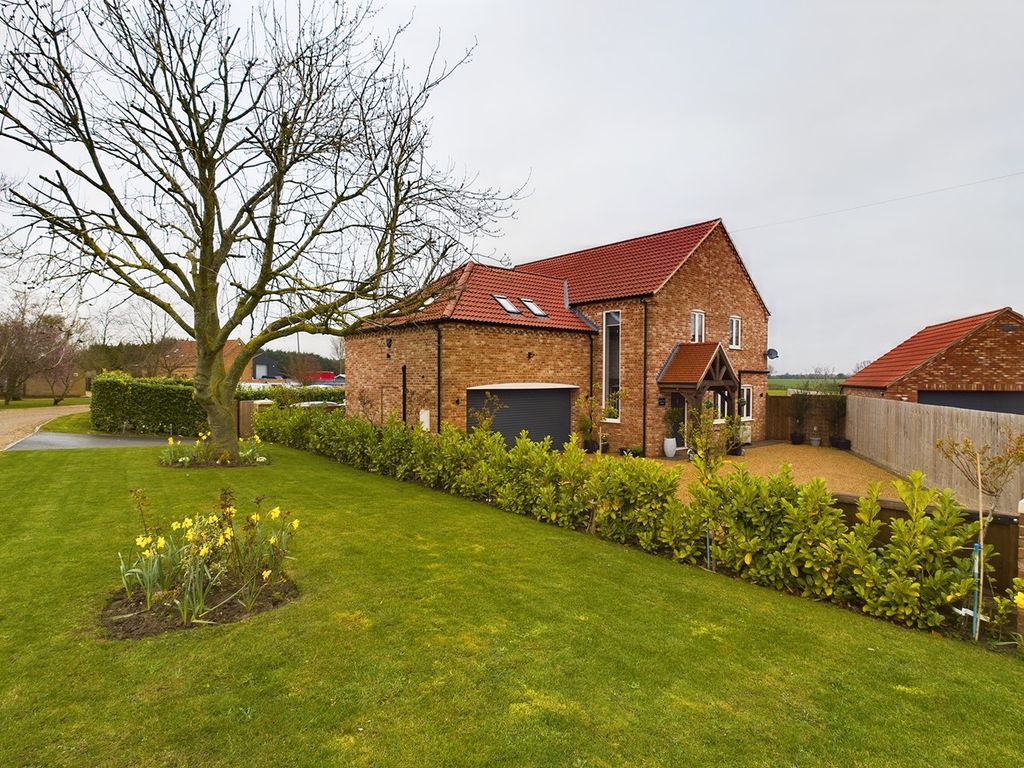4 bed detached house for sale in Chapel Road, Tilney Fen End, Wisbech