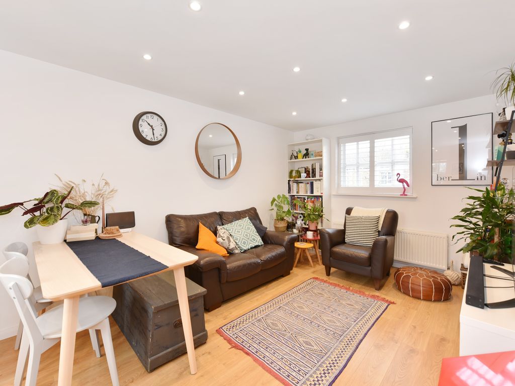 2 bed flat to rent in Speldhurst Road, London E9 Zoopla