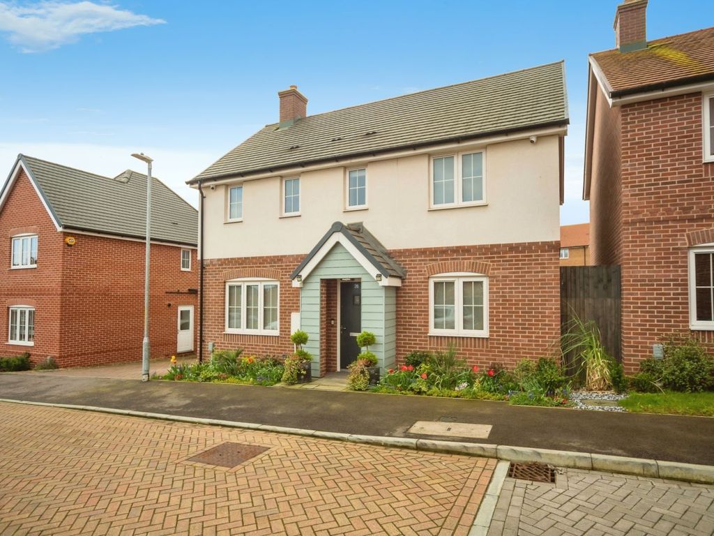 3 bed detached house for sale in Barley Drive, Gravesend DA11, £535,000