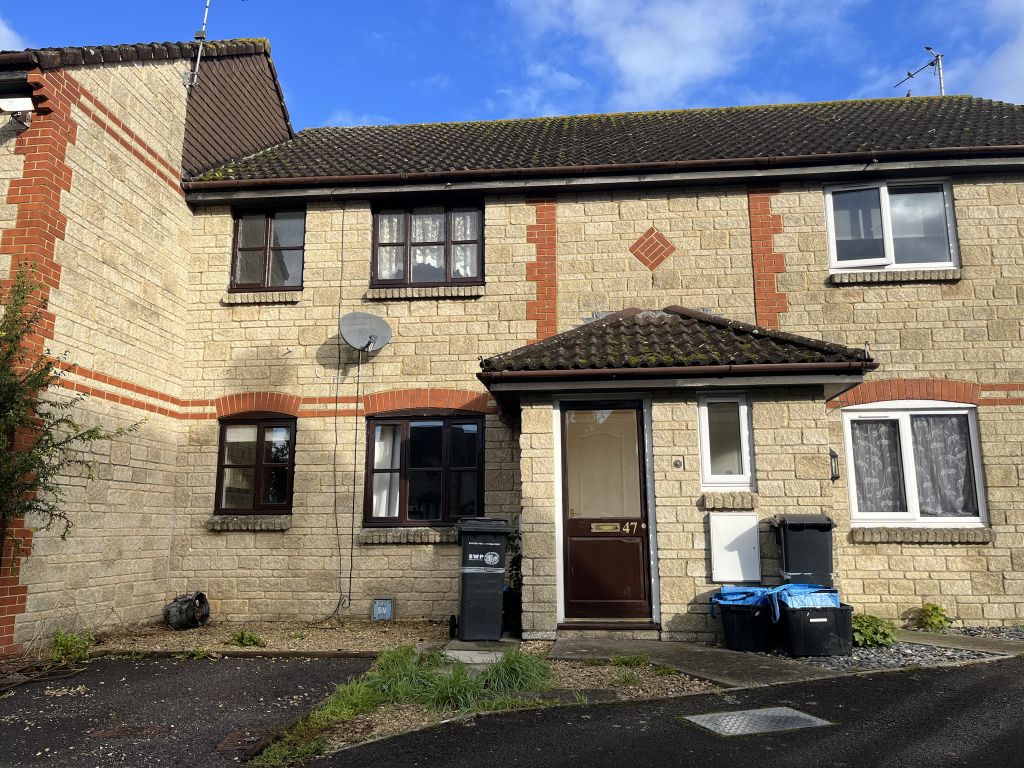 1 bed terraced house to rent in Pines Close, Wincanton BA9, £650 pcm