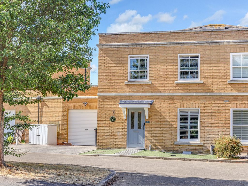 4 bed semidetached house for sale in St Lane, Shoeburyness SS3