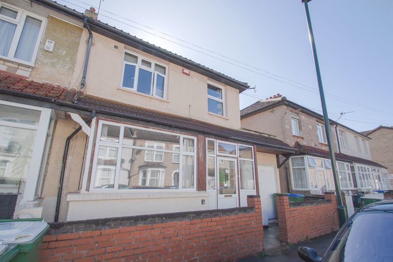 3 bed end terrace house to rent in Warwick Road, Welling, Kent DA16