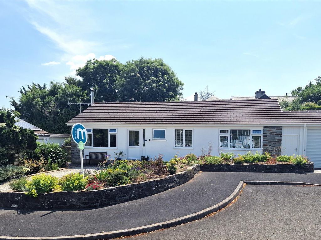3 bed detached bungalow for sale in Holmans Meadow, Lawhitton