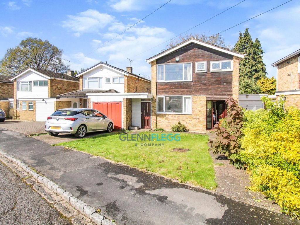 3 bed detached house for sale in St. Peters Close, Burnham, Slough SL1