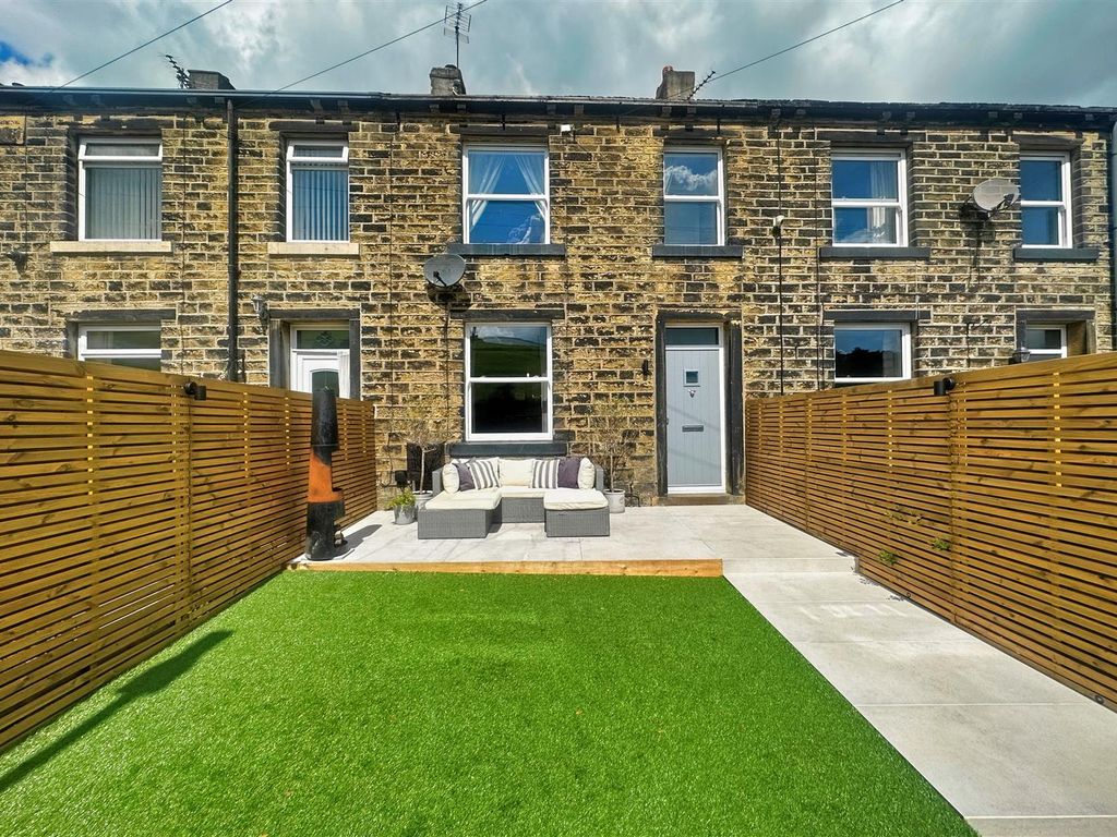 2 bed property for sale in Spring Terrace, Holywell Green, Halifax HX4