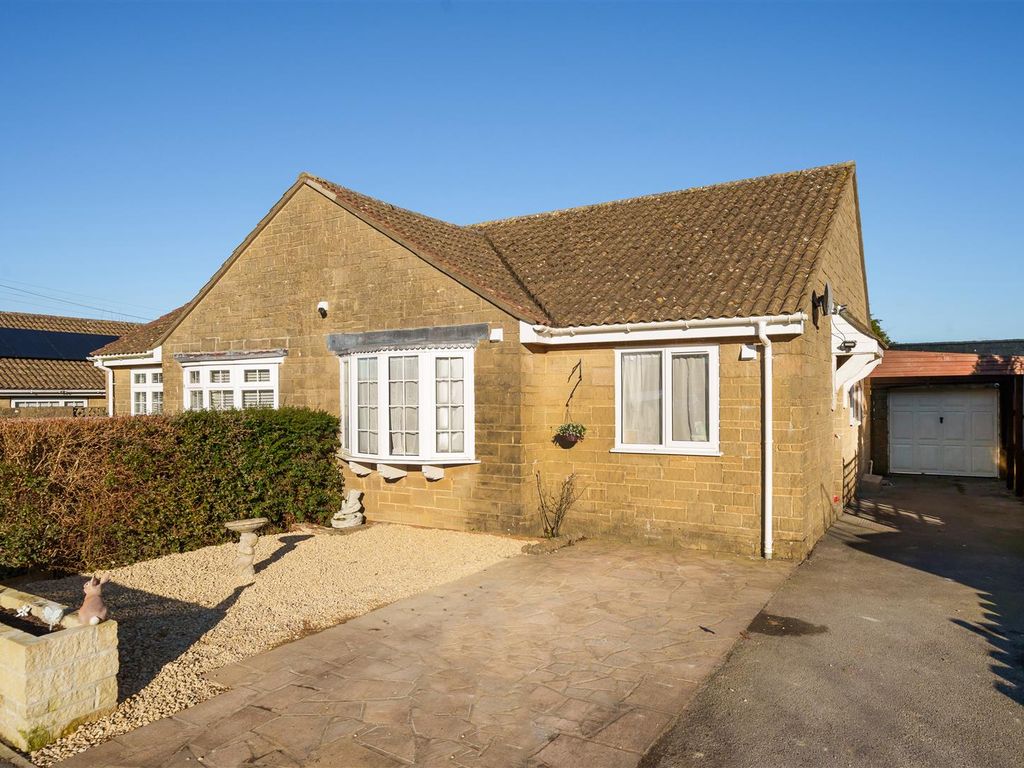 3 bed semidetached bungalow for sale in Fairoak Way, Mosterton