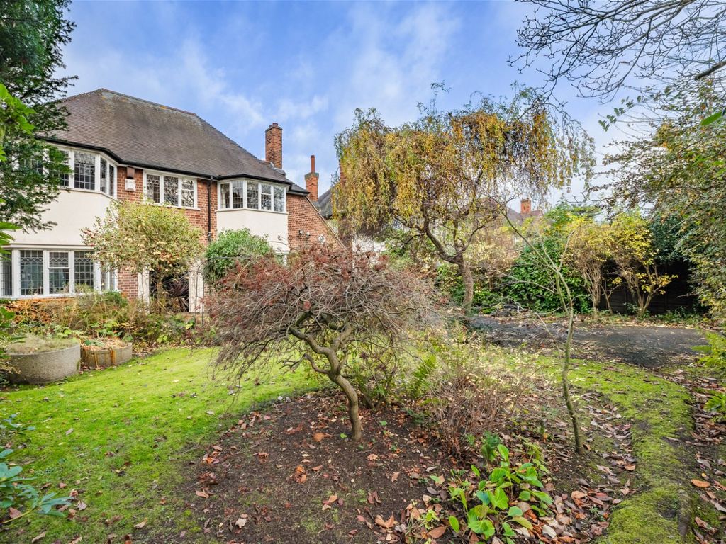 4 bed detached house for sale in Wollaton Hall Drive, Wollaton