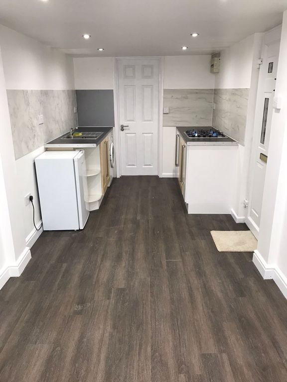 Studio to rent in Jordans Close, Stanwell TW19, £1,000 pcm Zoopla