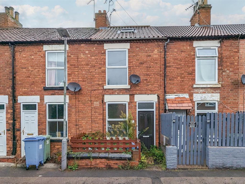 2 bed terraced house for sale in Whitehall Road, Retford DN22, £90,000