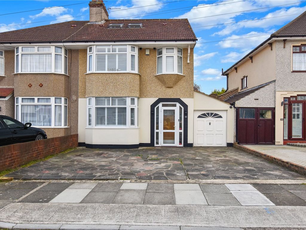 4 bed semidetached house for sale in Chessington Avenue, Bexleyheath