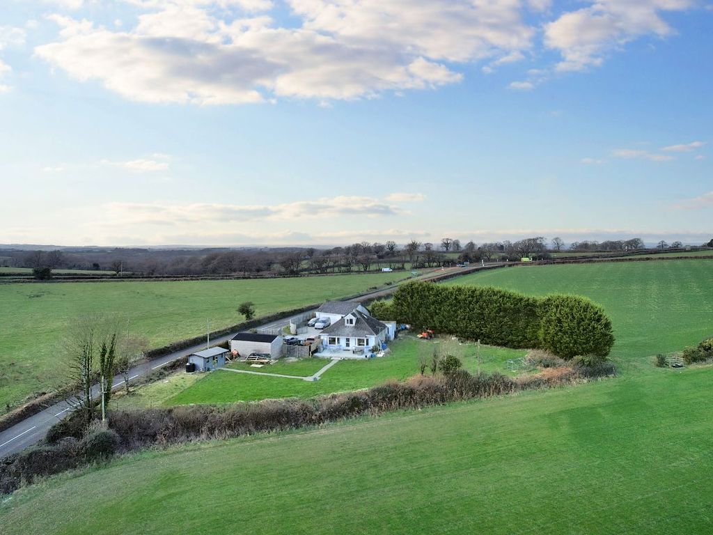 4 bed detached bungalow for sale in Hatherleigh Road, Okehampton EX20