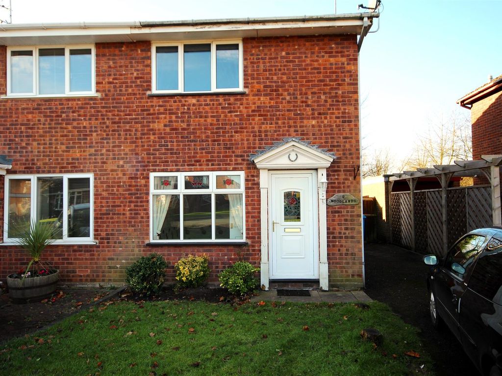 2 bed semidetached house to rent in Edward Road, Perton, Wolverhampton
