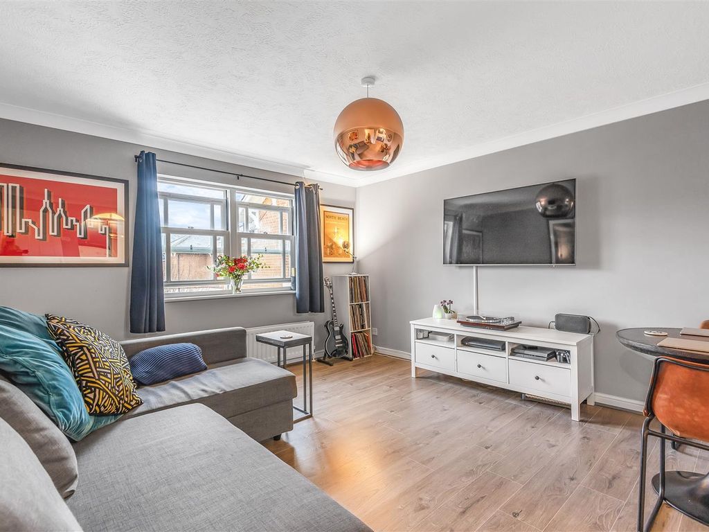 1 bed flat for sale in St. Lukes Square, Guildford GU1, £230,000 Zoopla