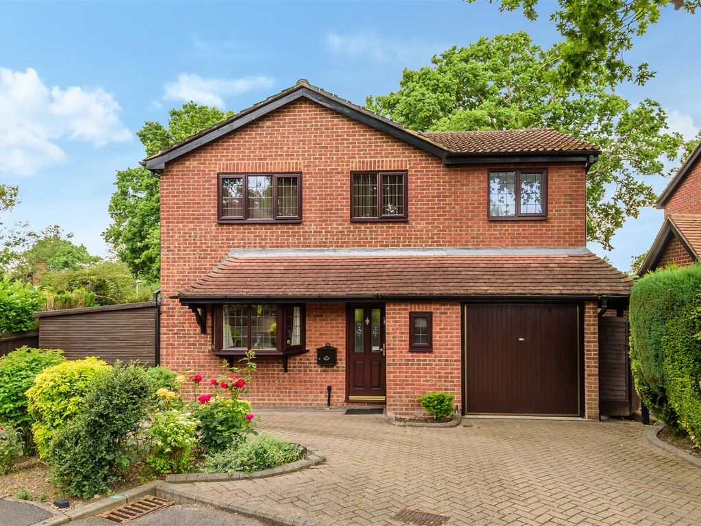 4 bed detached house for sale in Minden Close, Chineham, Basingstoke
