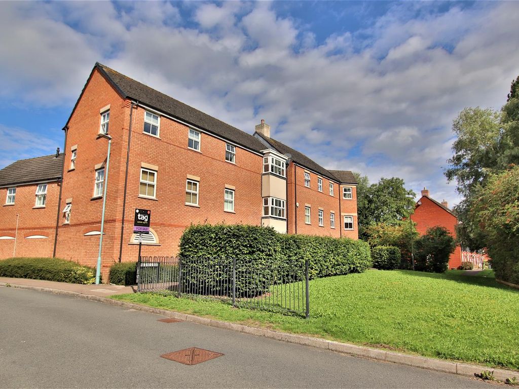 2 bed flat to rent in Falcon Road, Walton Cardiff, Tewkesbury GL20, £