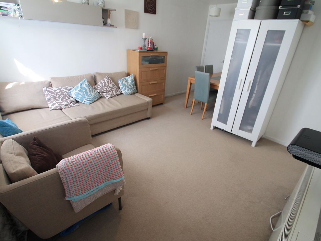 1 bed to rent in Enderby Road, Luton LU3, £1,050 pcm Zoopla