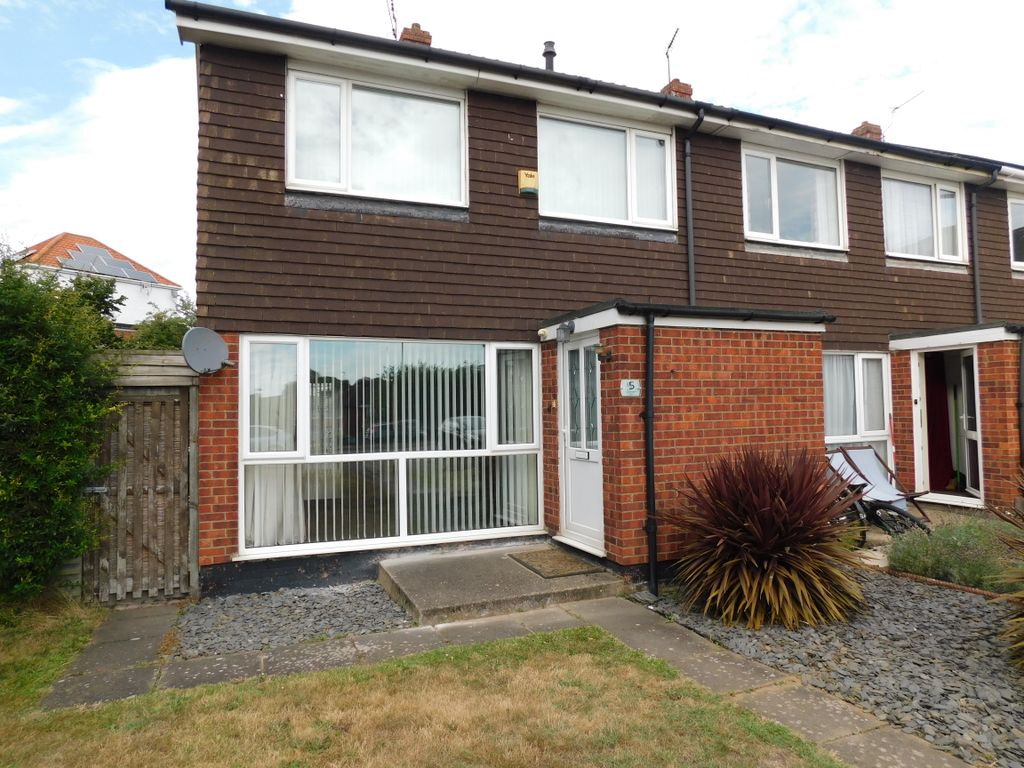 3 bed terraced house to rent in Chartwell Court, Norwich NR7, £950 pcm