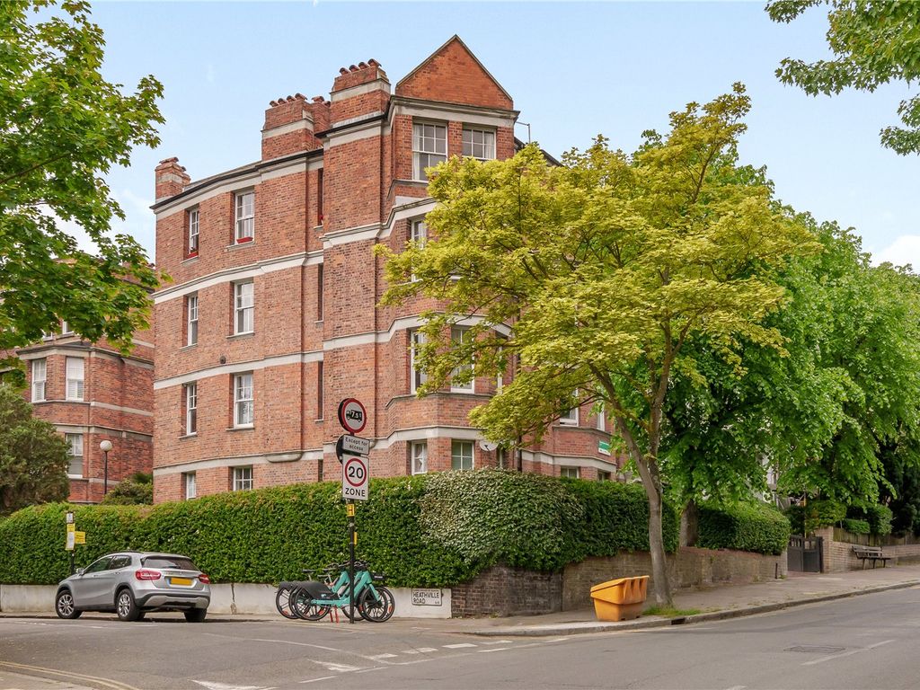 3 bed flat for sale in Brambledown Mansions, Crouch Hill, London N4, £